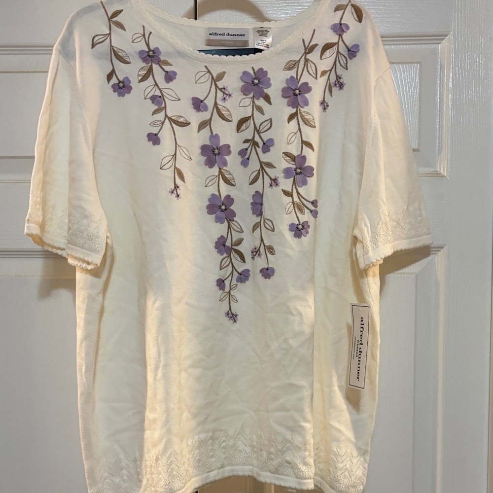Alfred Dunner Ivory Blouse with Lavender Floral Embroidery (New)